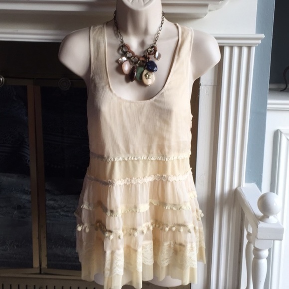 Alythea Tops - Alythea Lace pom-pom ribbon trimmed boho top Sz Sm